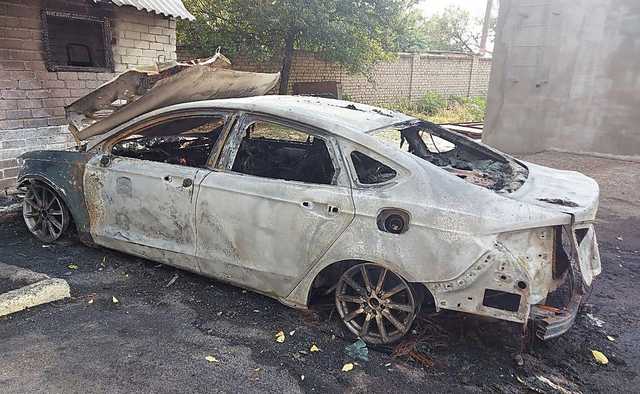В Николаеве сожгли машину кандидата-“слуги”