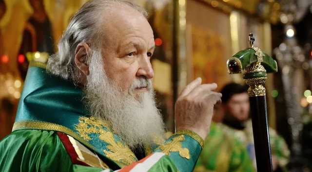 Патриарх Кирилл назвал COVID-19 "последним сигналом от Господа" и ушел на карантин