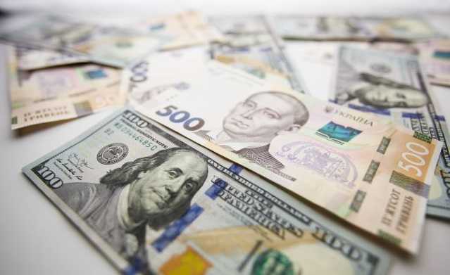 На межбанке в два раза сократился дефицит валюты