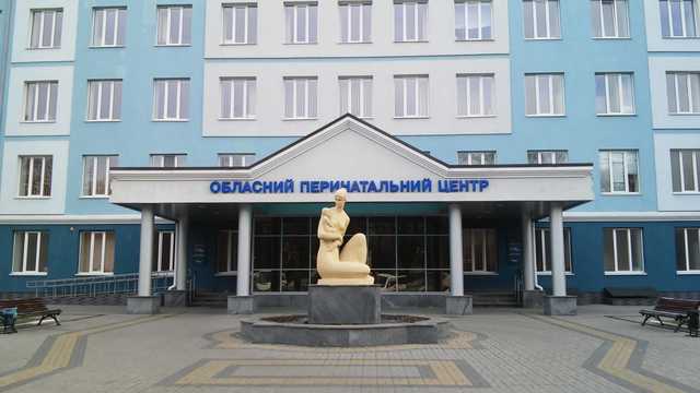 Семья врачей из Ровно просит о помощи