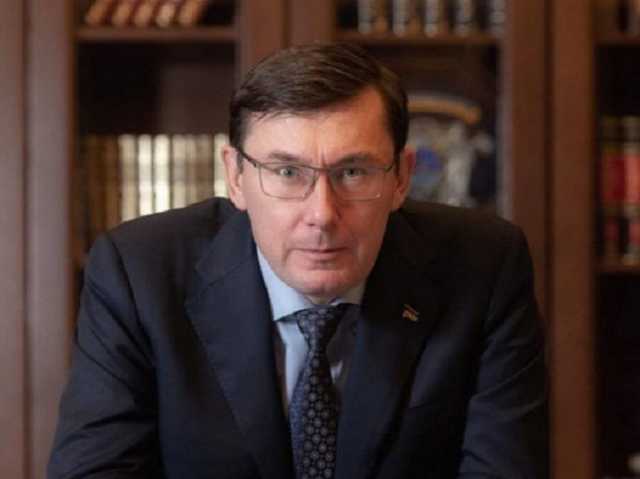 После онкологической операции Юрий Луценко получил дома «милый подарок»