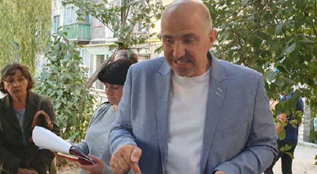 Кандидат в меры Азаров не платит алименты своим детям