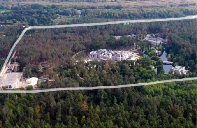 Впечатляющее поместье Ахметова в Плютах сняли на видео