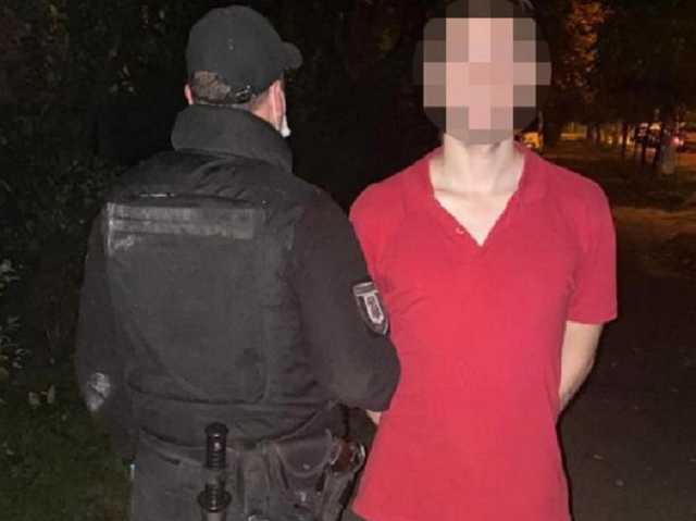 В Киеве рецидивист обворовал жилище советника посольства США