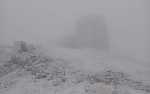 Карпати укрило снігом, температура опустилася до нуля градусів