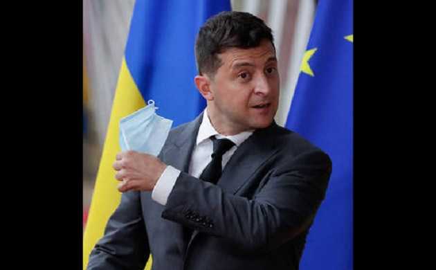 Зеленский уже топчет Конституцию