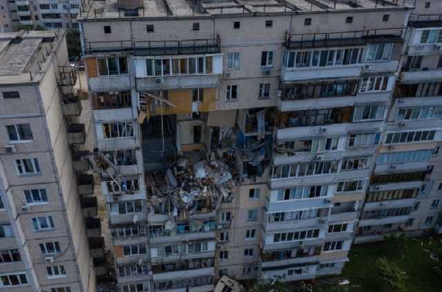 В пострадавшей от взрыва квартире дома на Позняках нашли взрывчатку, владелец жилья задержан