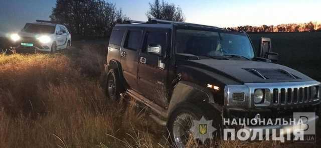 На Чернігівщині невідомі обстріляли позашляховик кандидата в мери