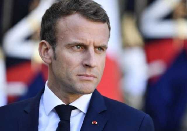 Макрон назвал терактом убийство учителя истории в Париже