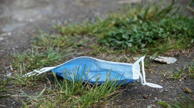 Кабмин направил в Раду законопроект о штрафах за маски на подбородке