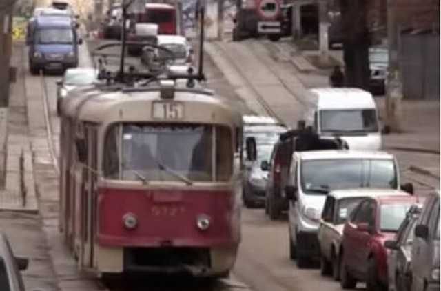 В Харькове бессовестный кондуктор высадил 12-летнего ребенка на пустыре