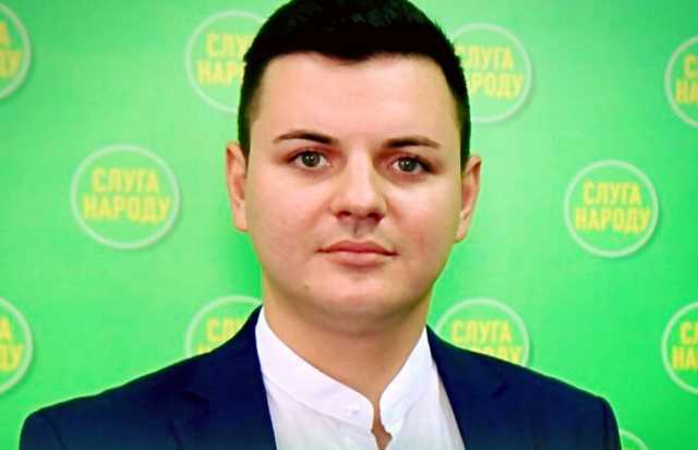 Кандидат в депутати від «Слуги народу» пропонував зайнятися інтимом 15-річному хлопцю