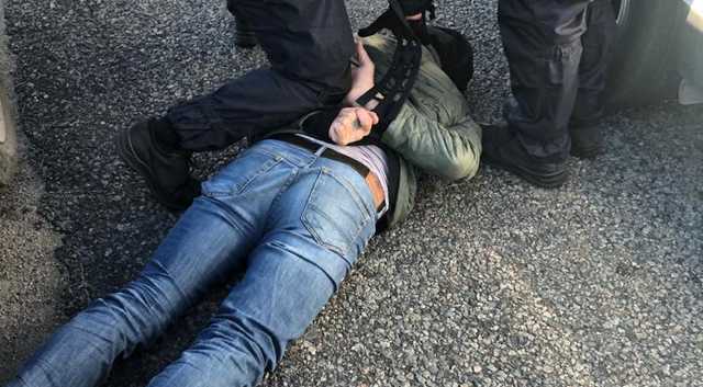 В Днепре трое мужчин убили знакомого и выбросили обнаженный труп в лесополосе