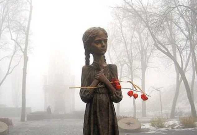 Фото москвича с украинцами после Голодомора возмутило сеть