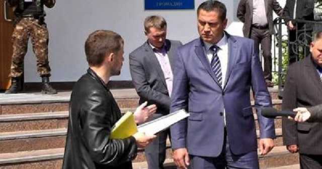 Адвокату фискала-вымогателя, обложившего мздою ювелиров-контрабандистов, назначили залог