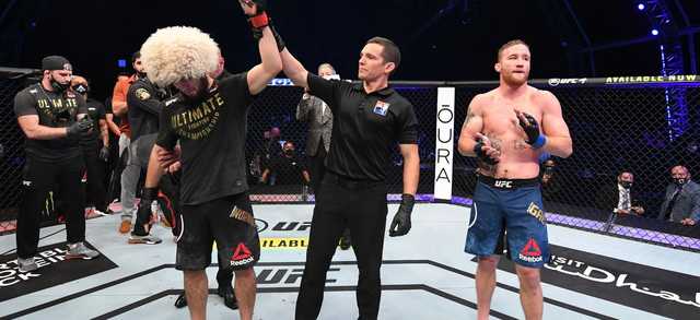 Хабиб "задушил" Гэтжи на UFC 254 и сенсационно завершил карьеру