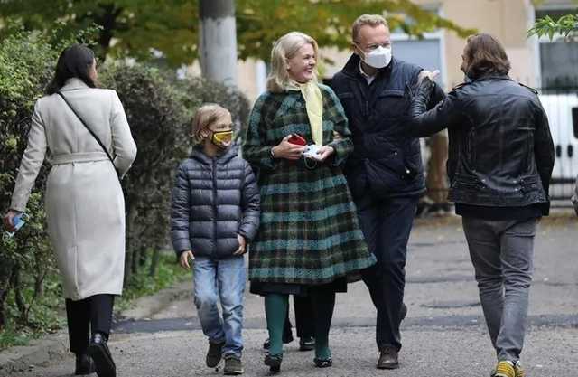 Садовому не дали проголосовать по загранпаспорту