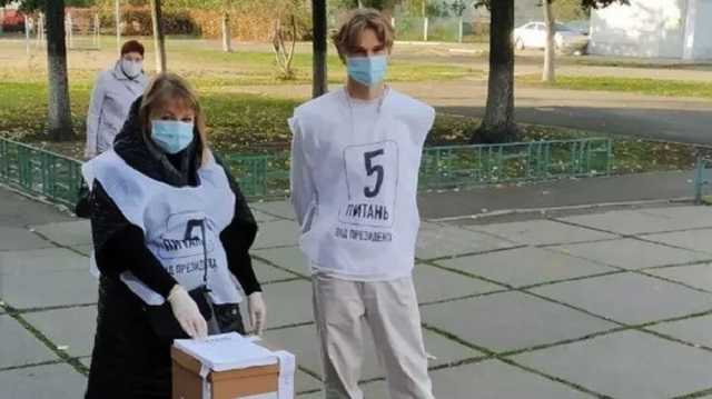 Опрос Зеленского: в Киеве голосуют по несколько раз, участвуют дети и иностранцы