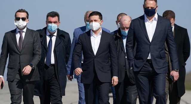 Зеленского обмануло его окружение: нужны резкие кадровые изменения — «слуга народа»