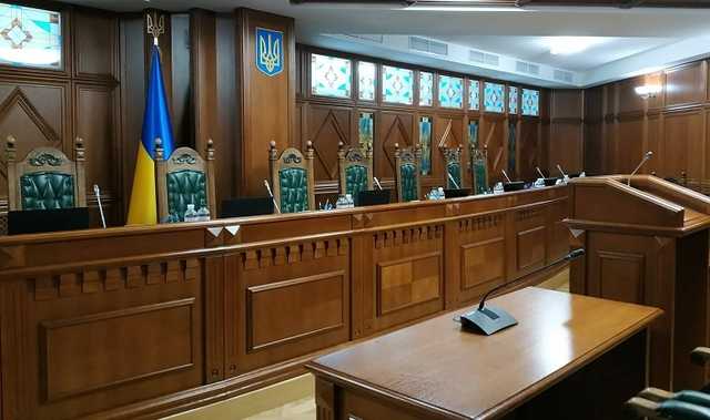 Рішення, що шкодять державі. Представник президента у Конституційному суді про скасування е-декларацій