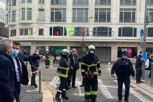 Францию охватили теракты: в церкви зарезали трех человек