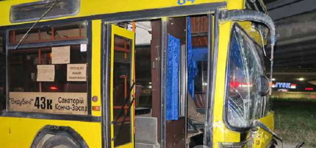 Устроившего смертельное ДТП на Выдубичах водителя автобуса задержали