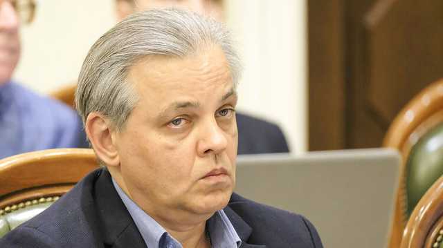 "Голос" выступил против идеи Зеленского распустить КСУ