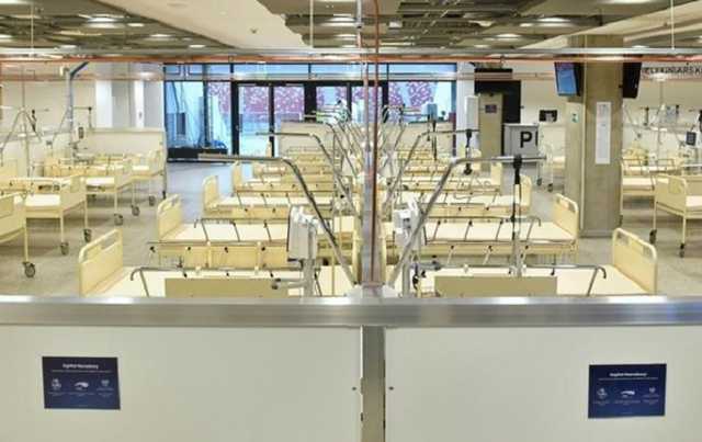 На стадионе в Варшаве уже открыли коронавирусный госпиталь