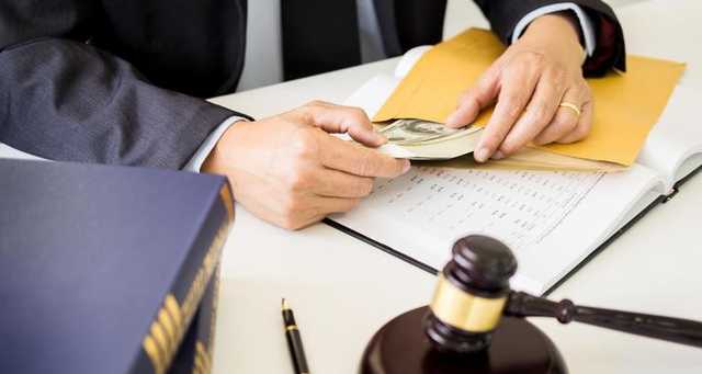 Зеленский против КС: Украина сползает в глубокий кризис — Deutsche Welle