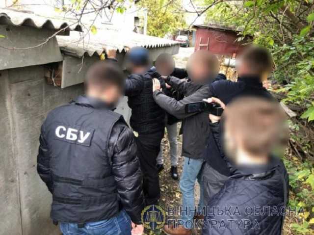 В Винницкой области глава ОТО "погорел" на взятке в 10,5 тысяч долларов