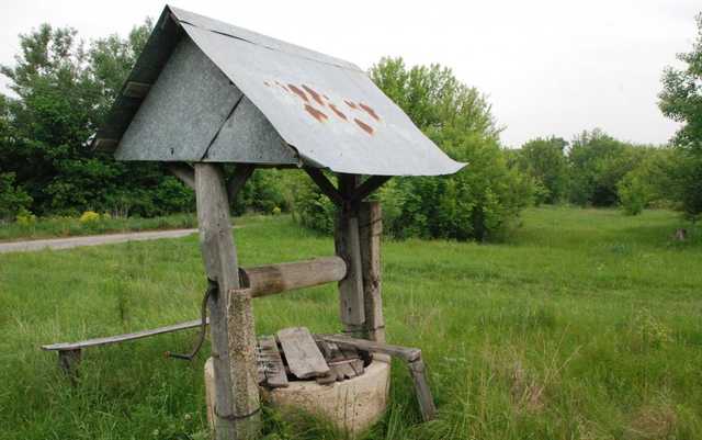 На Одещині жінка впала у колодязь і вижила: її госпіталізували