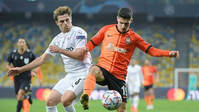 Немецкая "Боруссия" разгромила "Шахтёр" в матче Лиги чемпионов на поле в Киеве