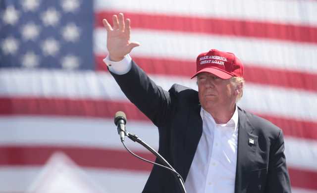 Трамп выступил перед сторонниками в Белом доме