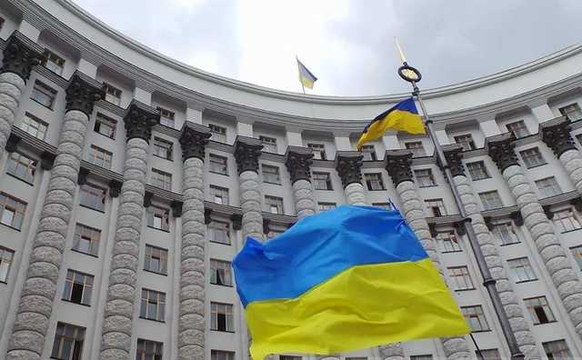 Кабмин согласовал увольнение трех глав ОГА