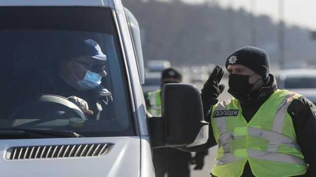В полиции объяснили украинцам, по каким причинам правоохранители имеют право остановить авто