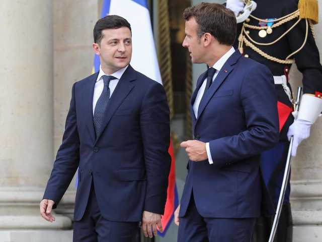 Зеленский предложил Макрону маски