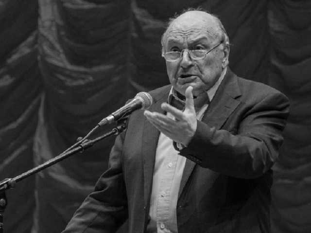 Поклонники не смогут проститься со Жванецким, — директор сатирика