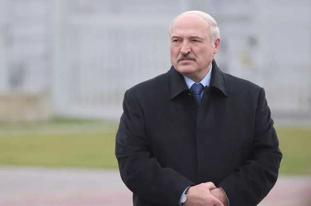 Лукашенко сказал, что "не парится" из-за санкций ЕС