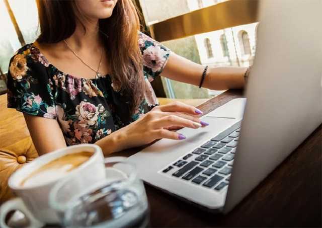 Кому в Украине платят 25 тысяч за работу на дому: самые популярные вакансии