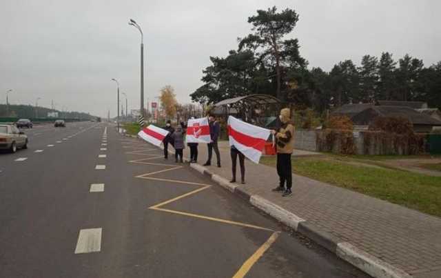 В центр Мінська стягують військову техніку