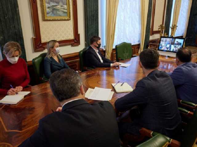 Заболевший Зеленский поручил запустить в Украине программу "Здоровая нация"