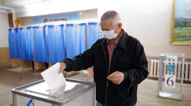 Черновицкую ТИК обязали до полуночи 11 ноября установить результаты выборов