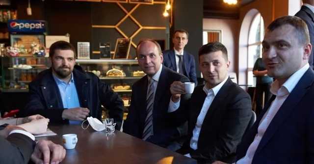 КСУ открыл производство из-за визита Зеленского в кафе во время локдауна