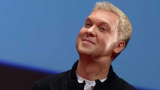 Известный российский шоумен в тяжелом состоянии госпитализирован с коронавирусом