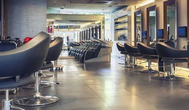 Стало известно, коснется ли карантин салонов красоты и рынков