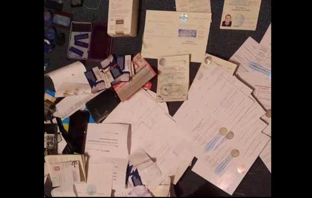 В Киеве задержали мошенника, который торговал поддельными медкнижками