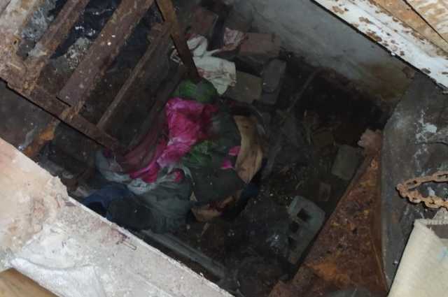 На Харківщині чоловік зарізав вітчима жінки та викинув тіло в льох