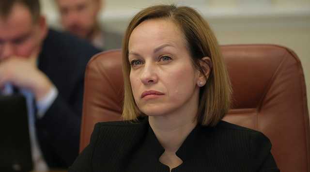 Лазебная пообещала денежное поощрение украинцам на самоизоляции