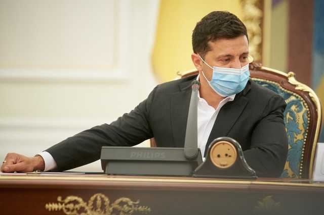 Зеленский перешел на русский и обратился к жителям ОРДЛО