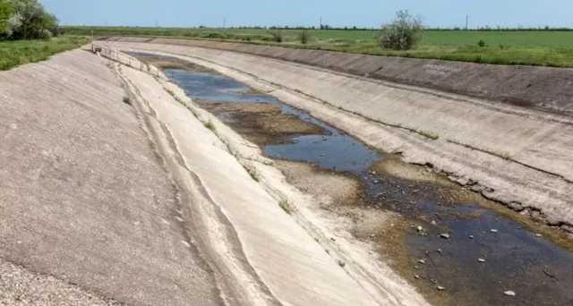 В Симферополе будут подавать воду только 4 часа в сутки